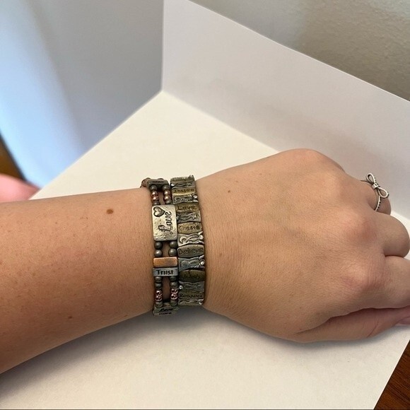 Two Vintage Bracelets Mixed Metal Inspirational Word Charm Beaded Elastic Cuffs - Picture 9 of 9
